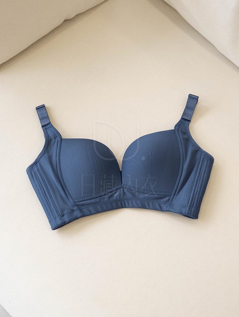 MIT 奧斐爾印象 集中透氣 涼感無鋼圈內衣(深藍）