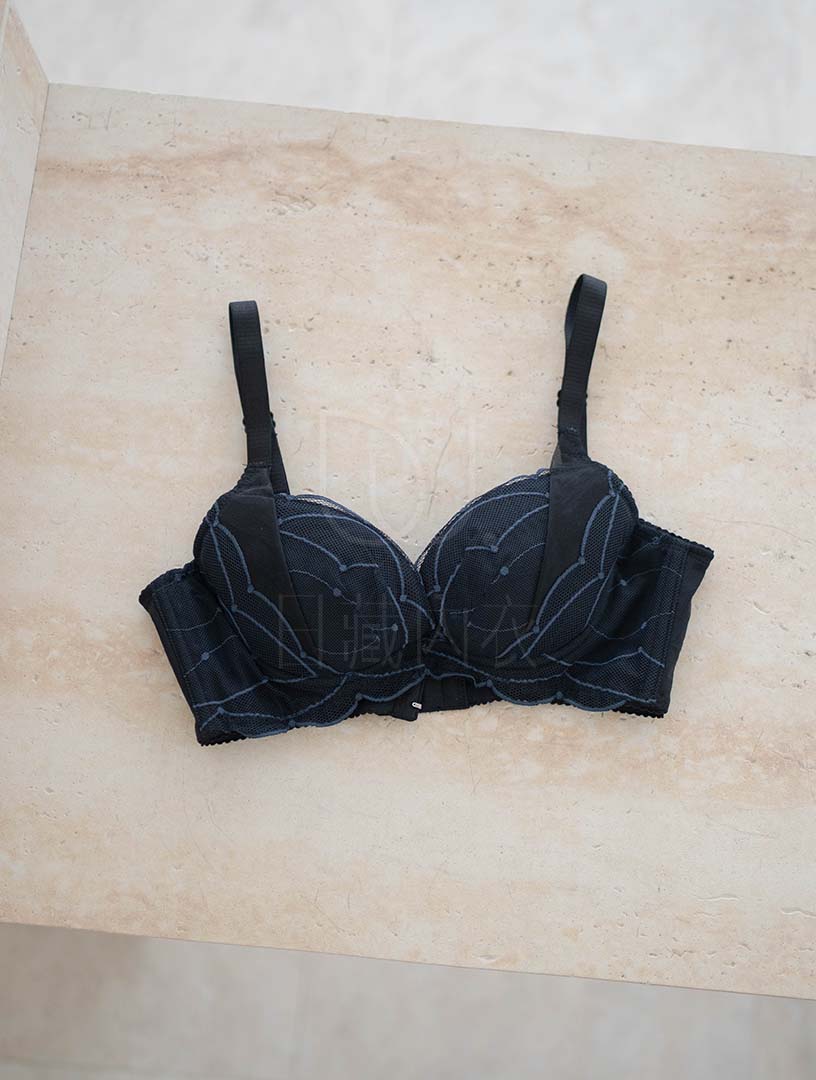 MIT琉璃天使 零脊心 拉提內衣Ｂ-D罩杯(黑)