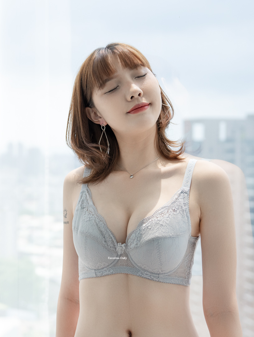 MIT 星空夜曲  大罩杯 包覆美背內衣 C-G 罩杯 （銀白）